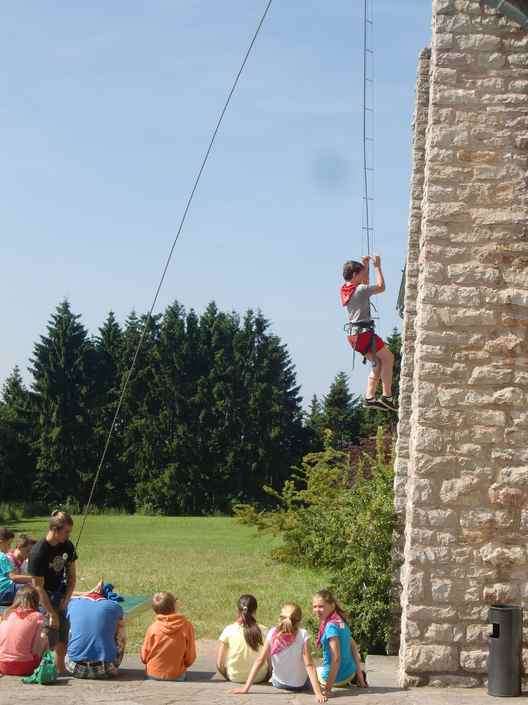 Abseilen von einem Turm